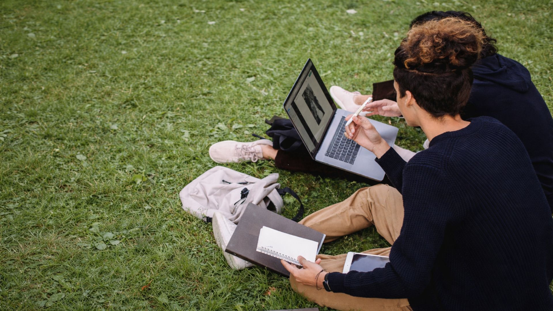 Begeleidt u studenten Ontvang tot €2.700 subsidie via Praktijkleren 2024-2025!.jpg